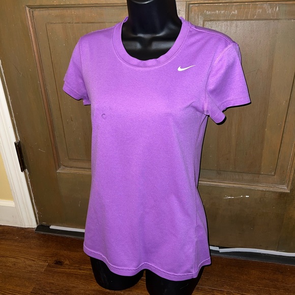Nike Women's Dri Fit Short Sleeve Purple Activewear Shirt Size XS - Picture 3 of 8
